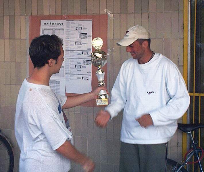 ZLATY_SET_2002_22.JPG (55181 bytes)